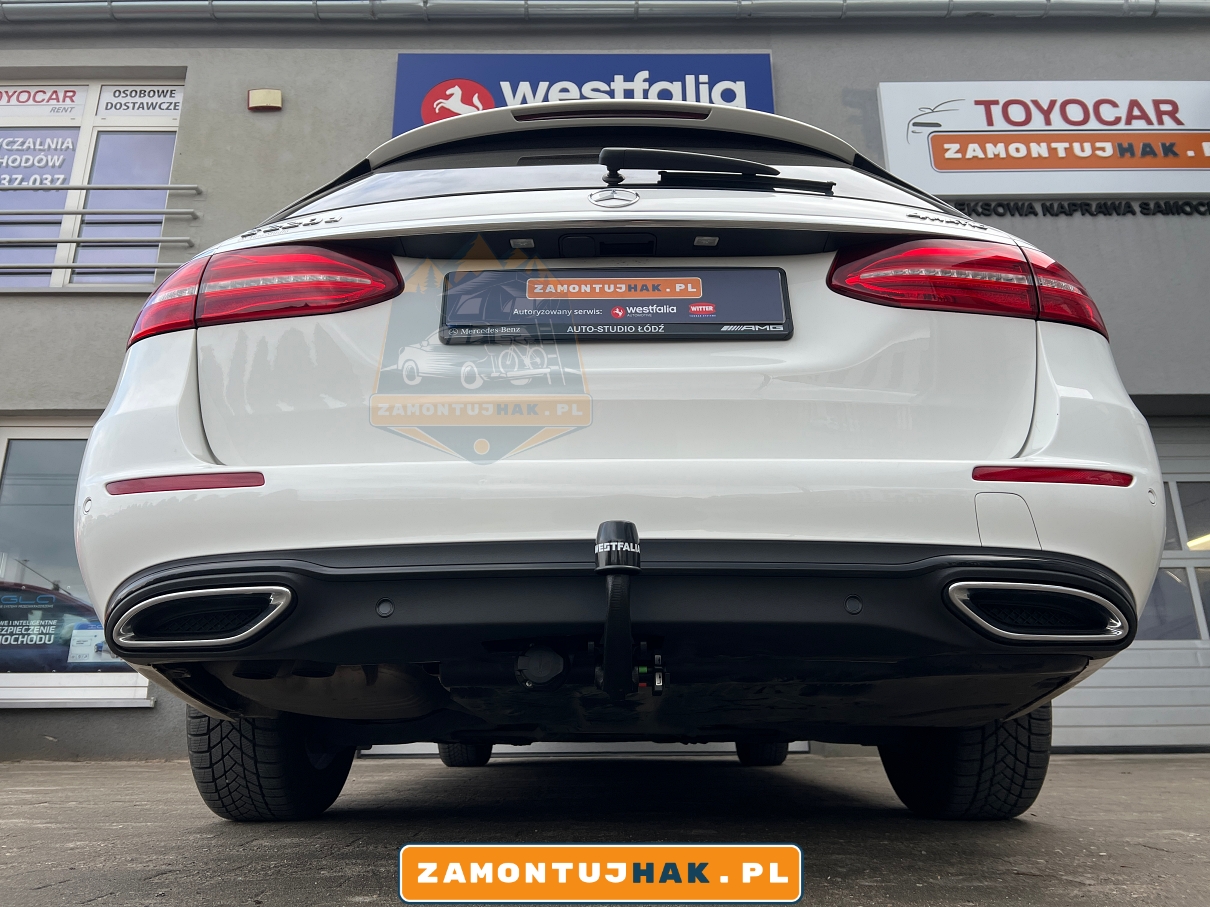 313524600001 -  Mercedes klasa E W213 kombi po montażu haka wypinanego pionowo Westfalia A40V 